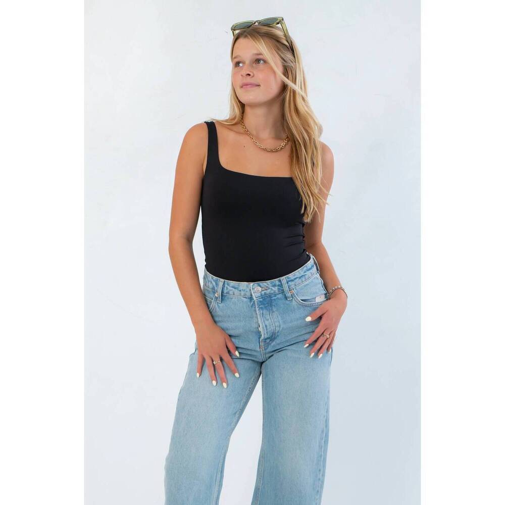 NEW RD STYLE basic scoop neck sleeveless bodysuit in black
